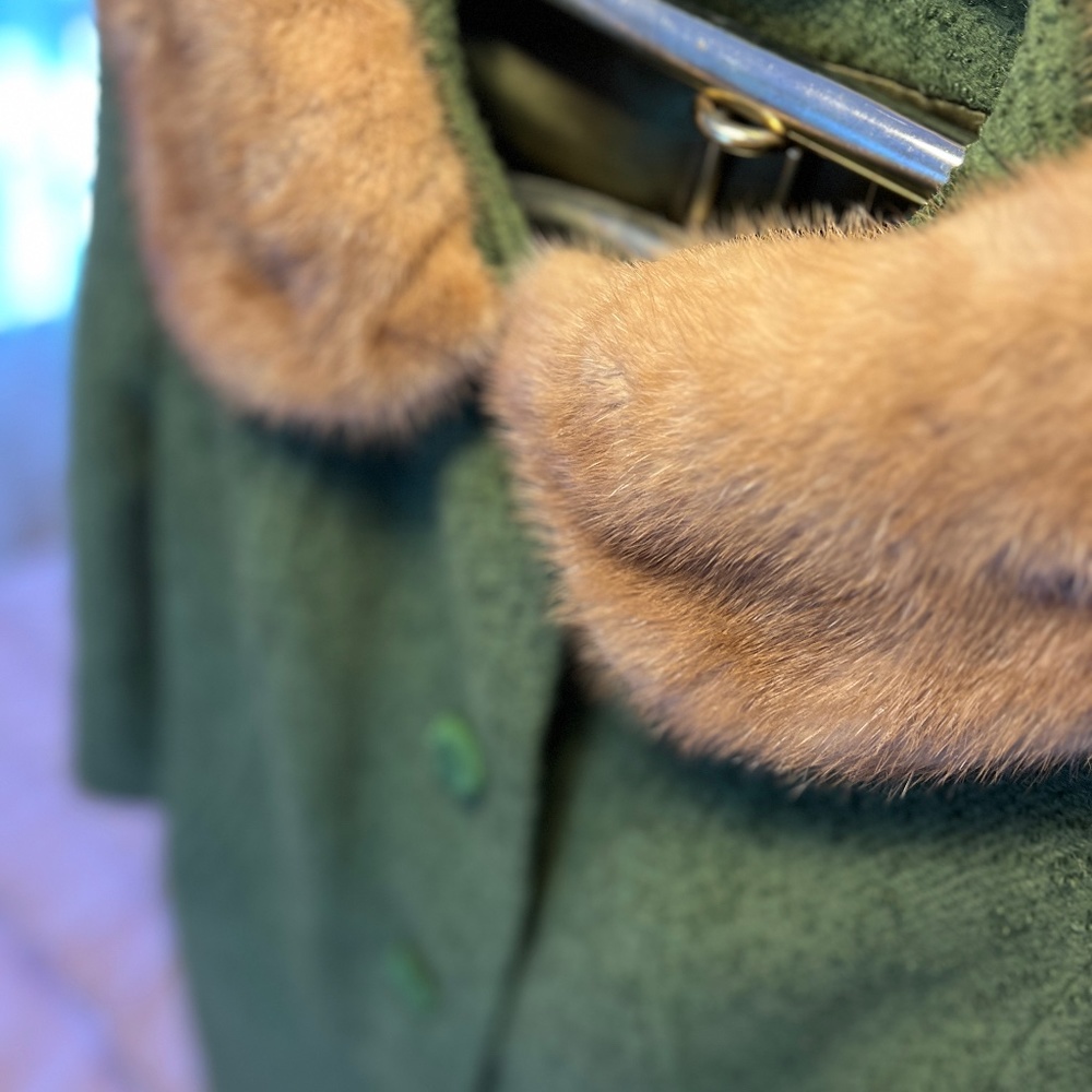 50s or 60s Green Tuft Tweed 'Bettyjean' Overcoat with Fur Collar
